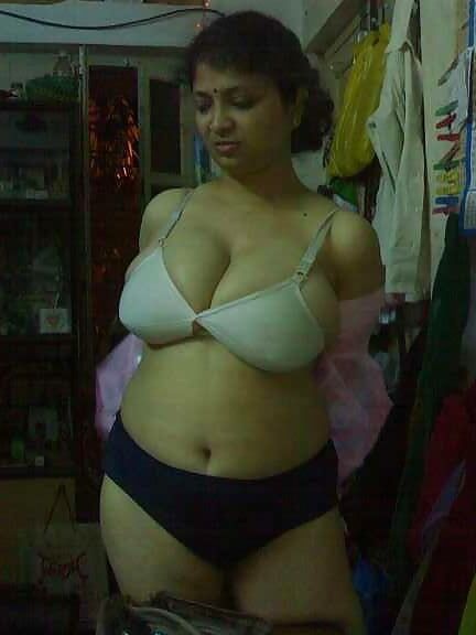 desi moms, aunties and milfs