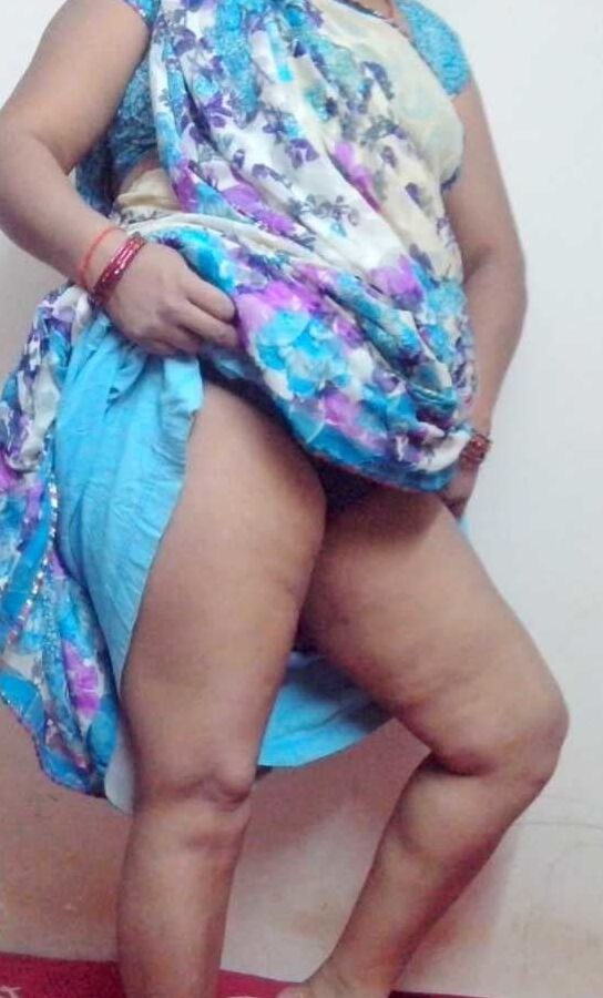 desi moms, aunties and milfs