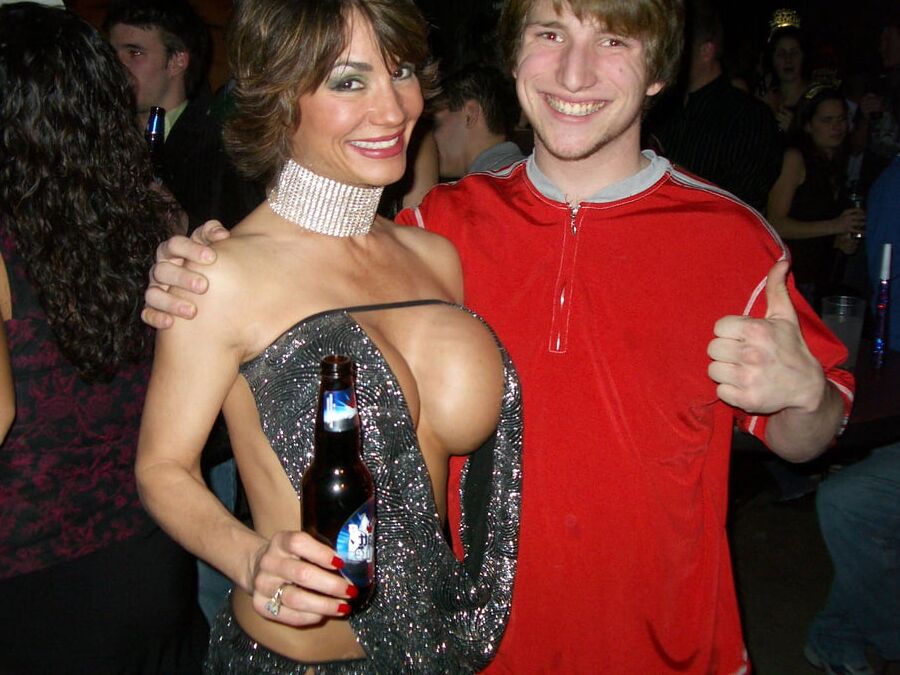 Drinking hot women .
