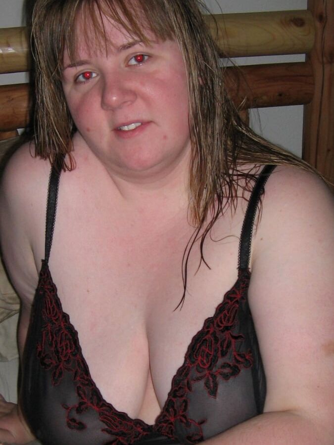 Sarah in a nighty