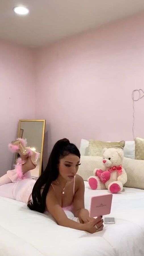 Kiara Marie - Amazing Babe