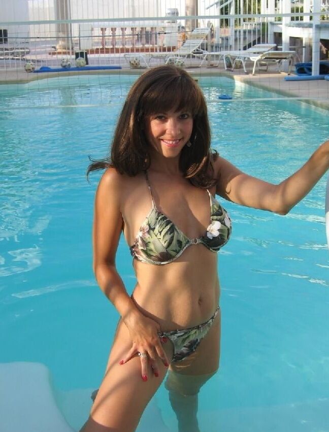 MILF Wives - Bikinis -