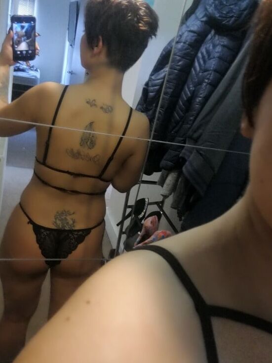 Sexy chicks from reviews