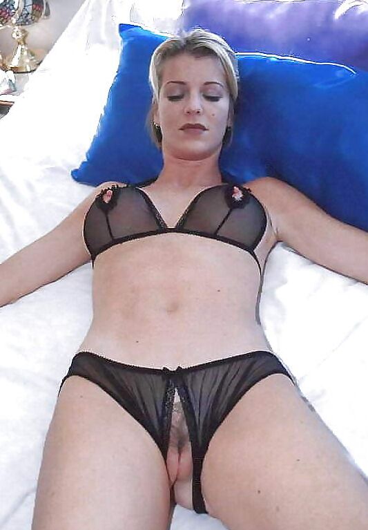 Open Crotch Panties-look