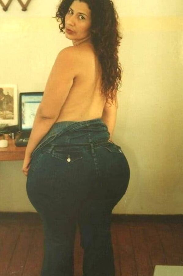 Dutch milf ass
