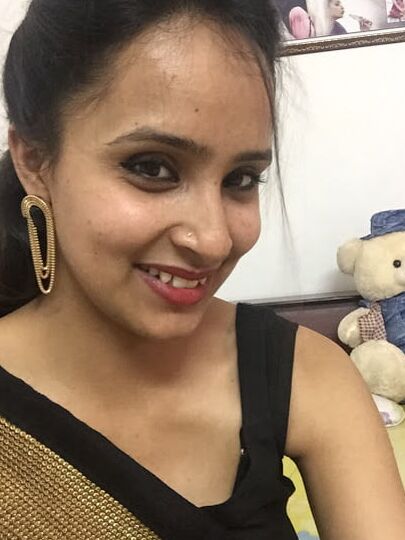 Cute Indian paki college girl in saree nudes()