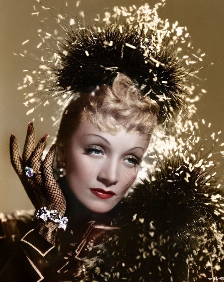 vintage bombshells in fur and feather
