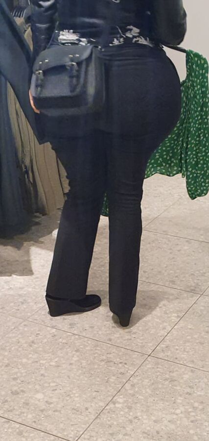 Dutch milf ass