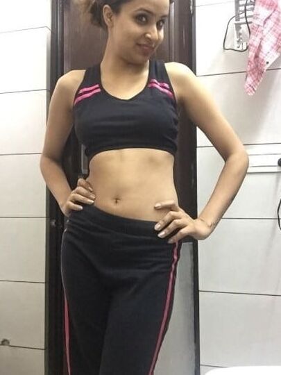 Cute Indian paki college girl in saree nudes()