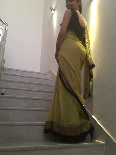 Cute Indian paki college girl in saree nudes()