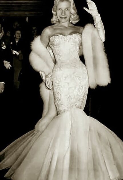 vintage bombshells in fur and feather