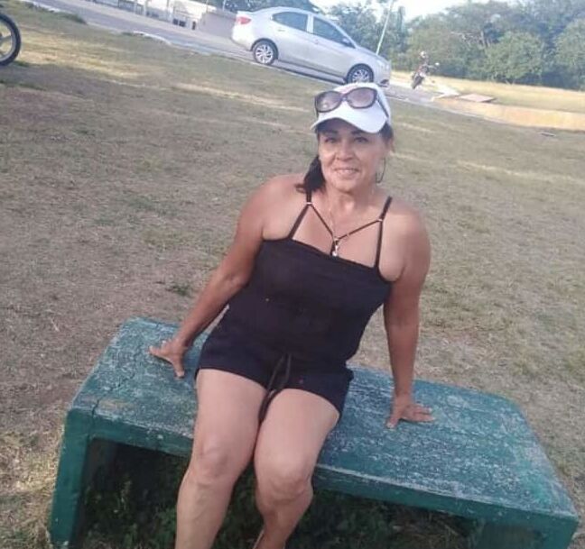 Shaved granny rica abuela depilada se afeita el toto y ano