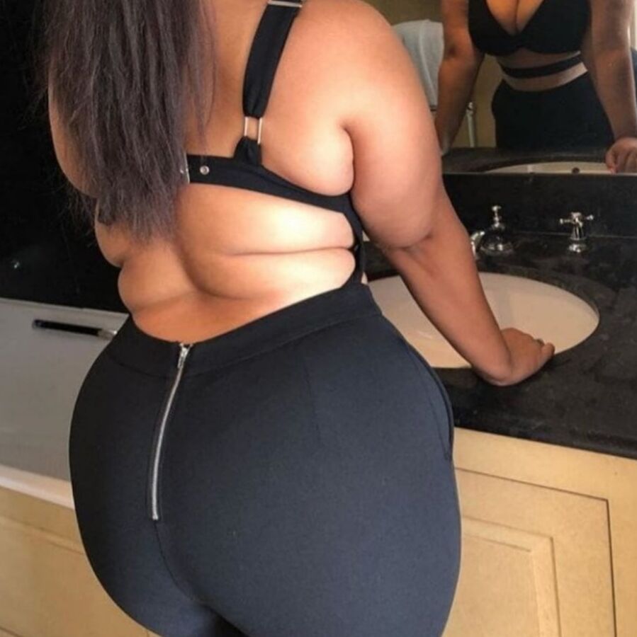 Dutch milf ass