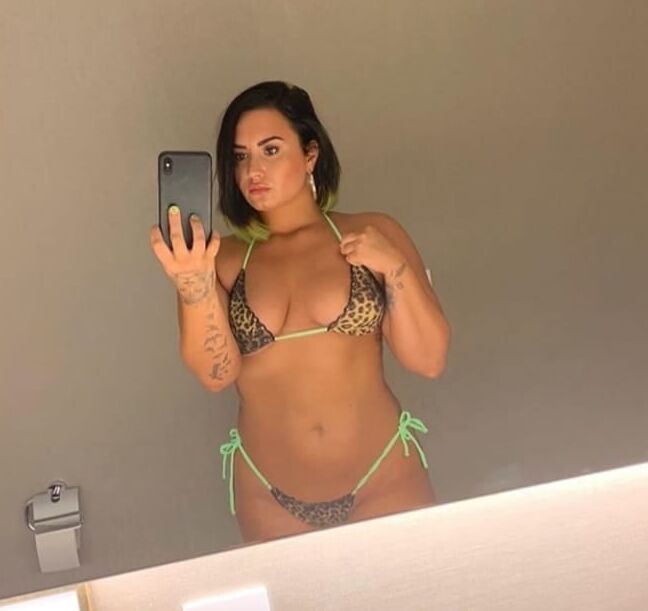 Demi Lovato so hot