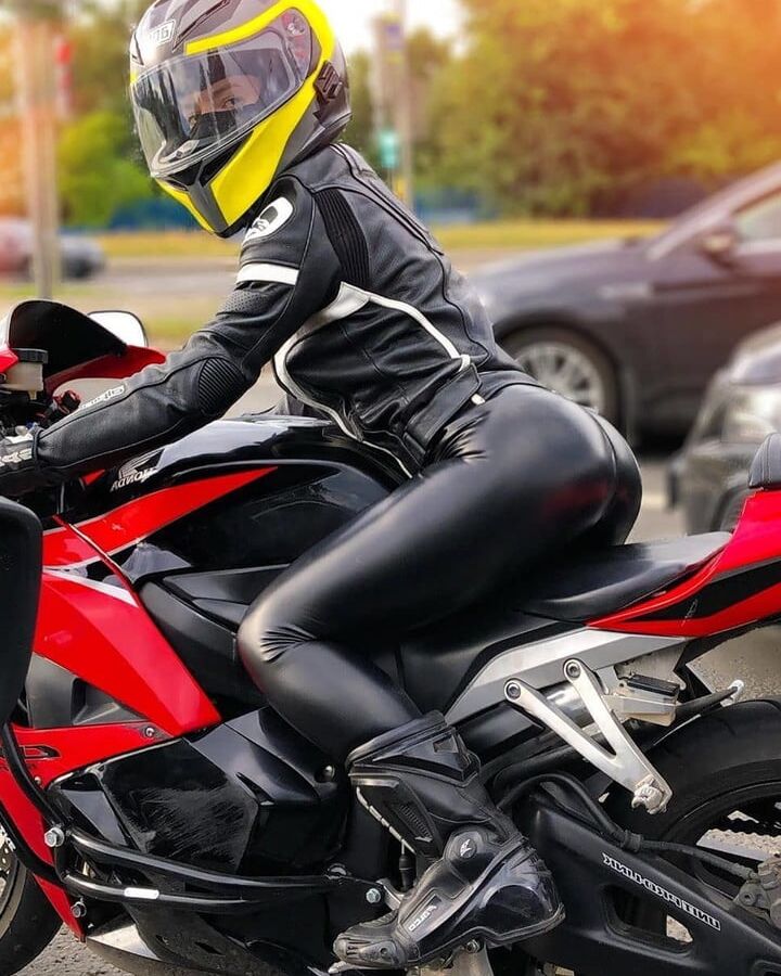 Leather leggings LOVE