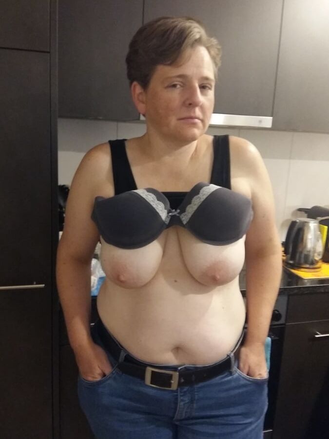Older and hot (Small tits)