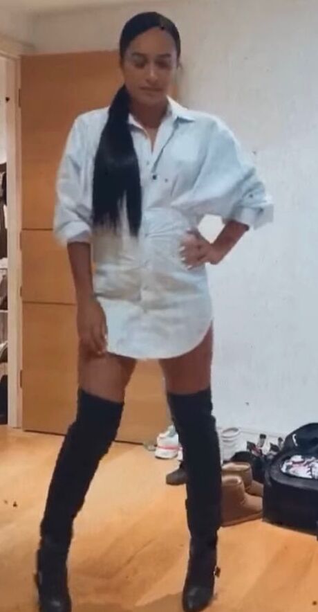 Female Celebrity Boots &amp; Leather - Heather Watson