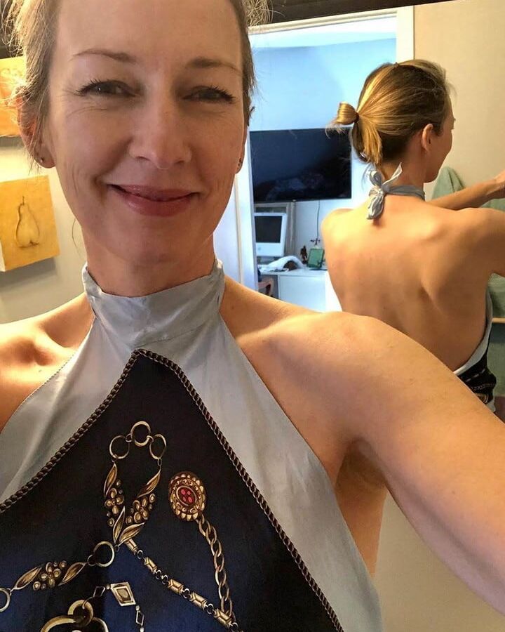 Backless Selfies