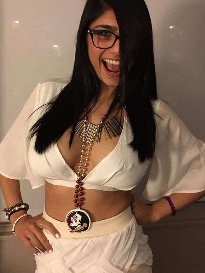 Mia Khalifa Is Back Again To Drain Your Balls Wank Bank