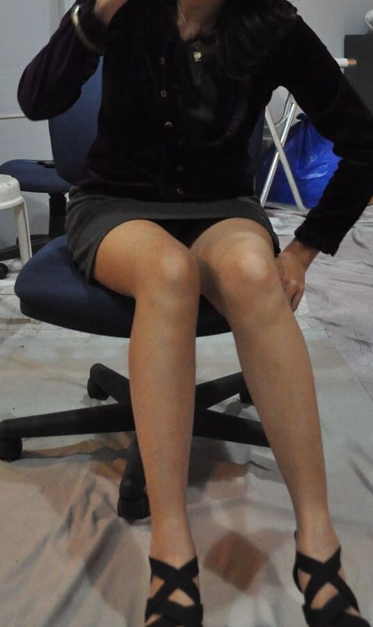 Filipina secretary peep
