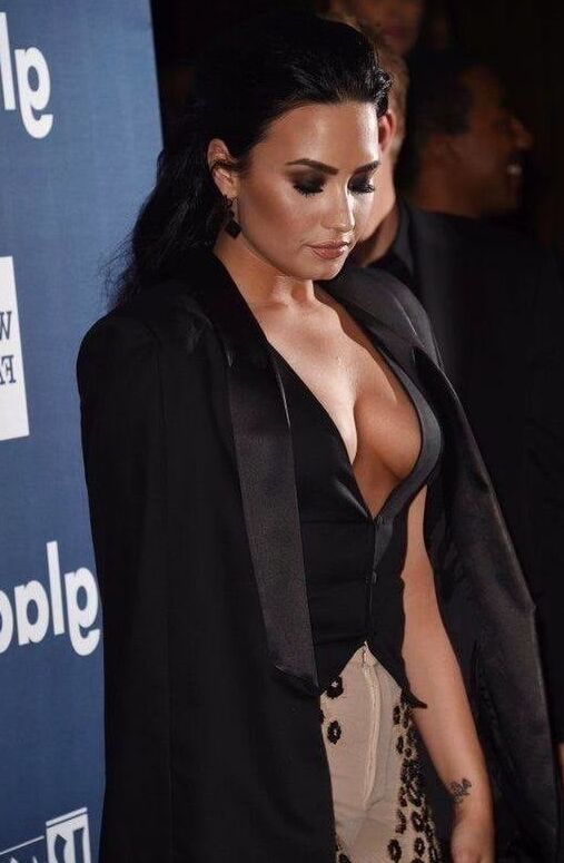 Demi Lovato so hot