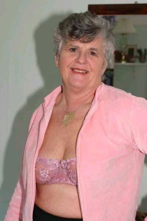 British granny whore Steph is an old fuckdoll
