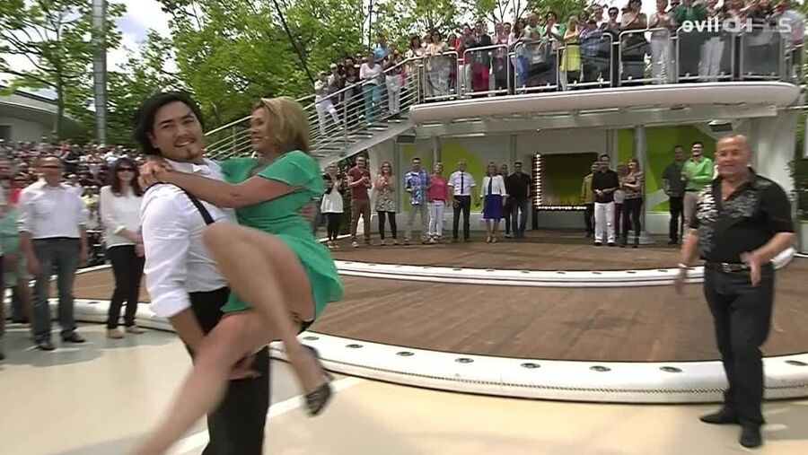 Maren Gilzer upskirt