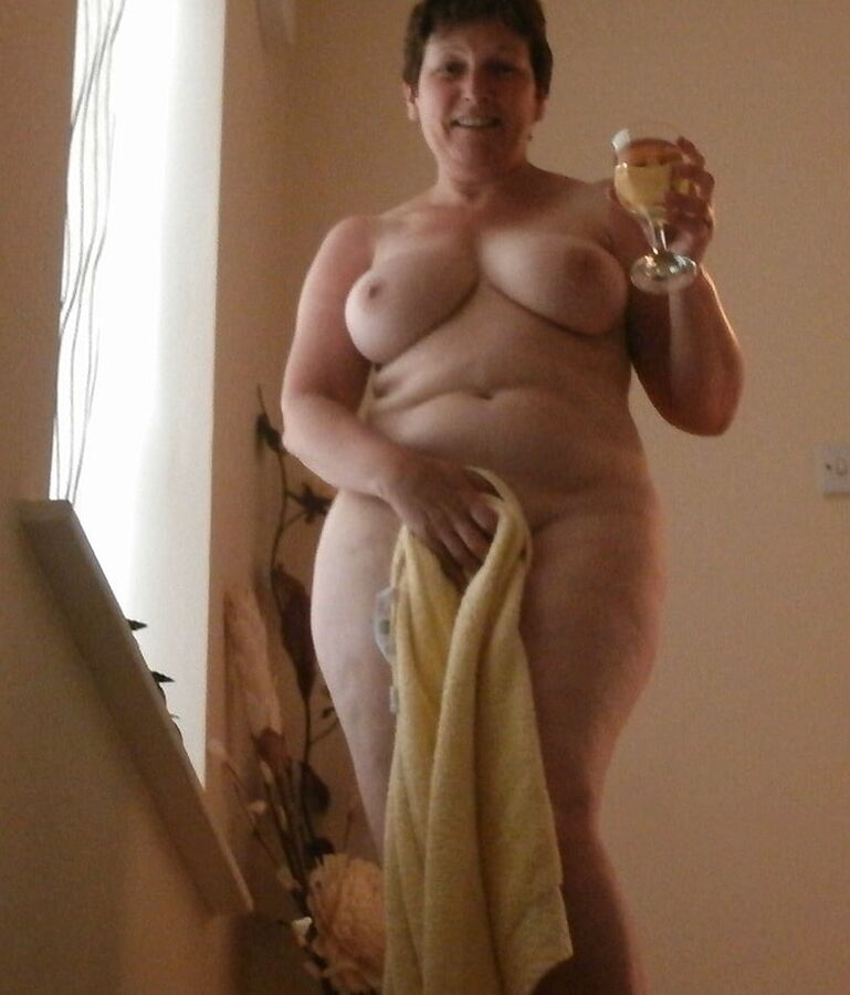 DrinkingWives-