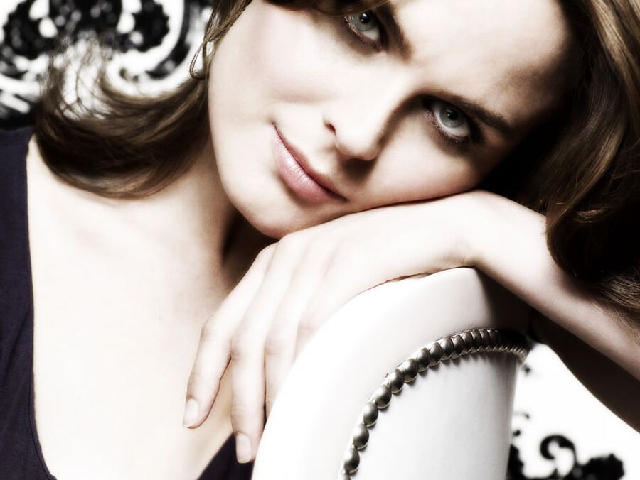 Celebrity Hot - Emily Deschanel