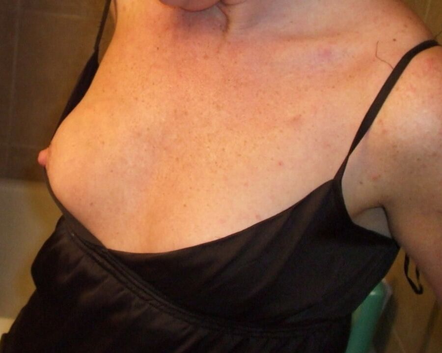 Cleavage Downblouse &amp; Nipple Peeks Collection Vol.