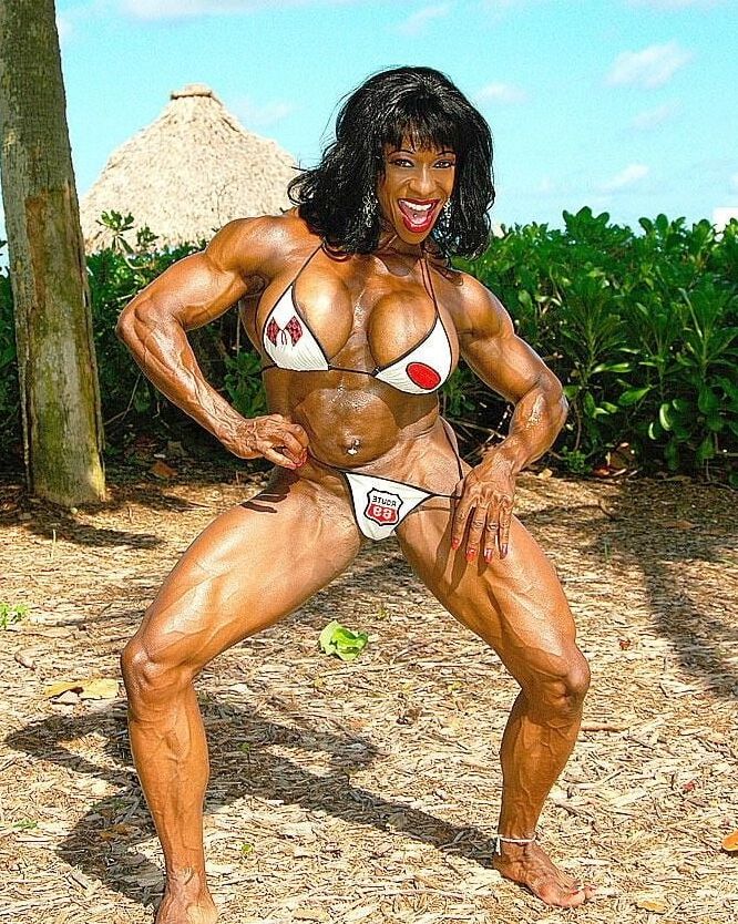 Black Beauty! Yvette Oiled Muscles Are So Sexy!