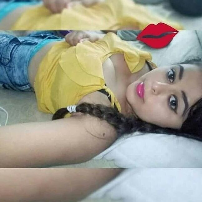 Navelhotgirl_