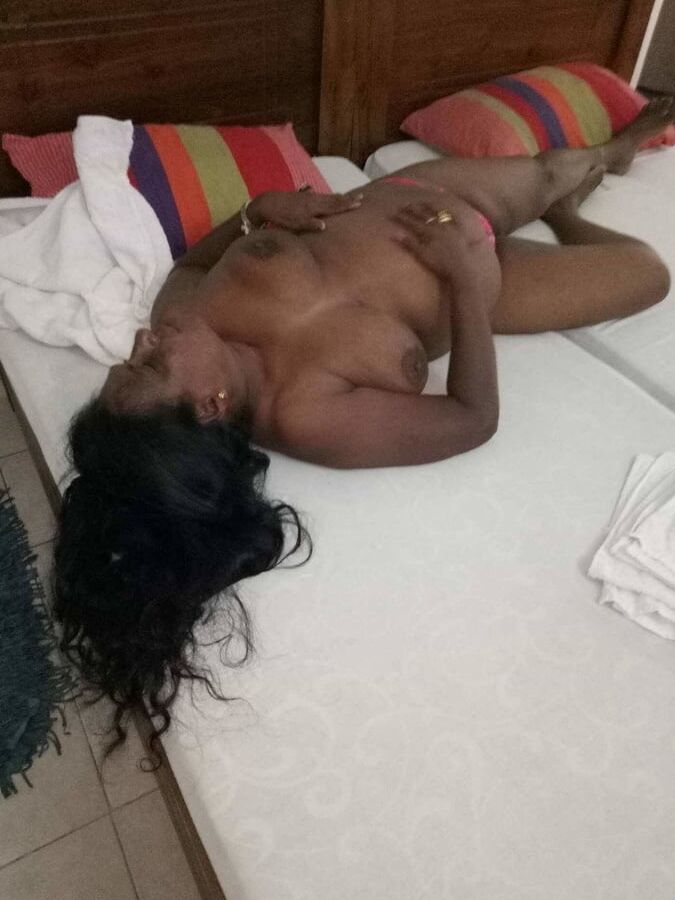 srilankan +