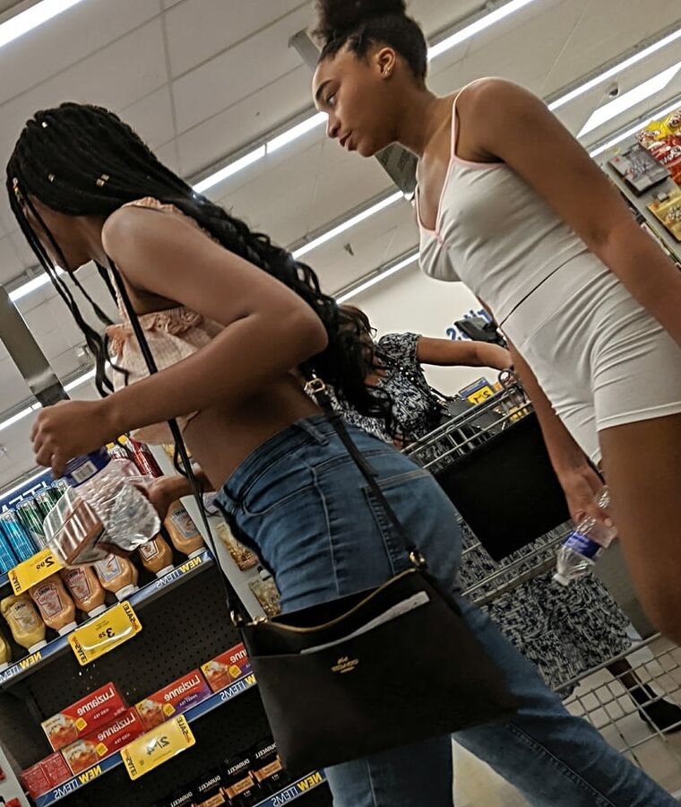 Ebony buns at store, made my dick drip cum in my undie...
