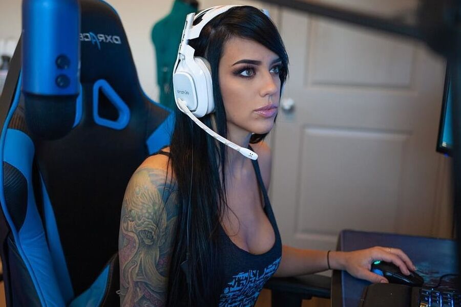Alex Zedra