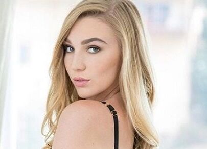 Famous Coed - Kendra Sunderland