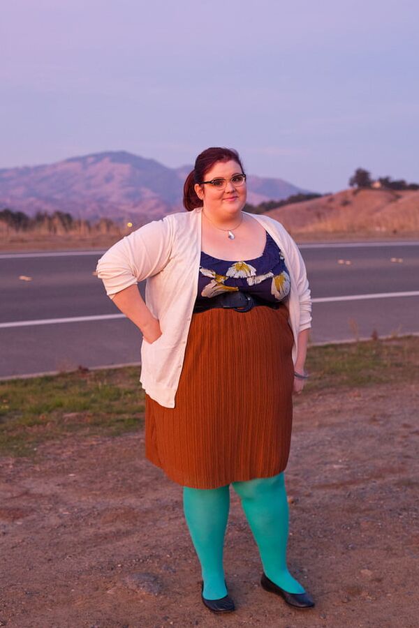 Cute BBWs and fat girls wearing ballet flat shoes