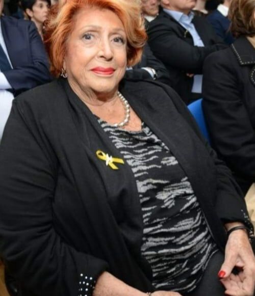 My real Bisexual granny aunt (she&;s my mother&;s sister)