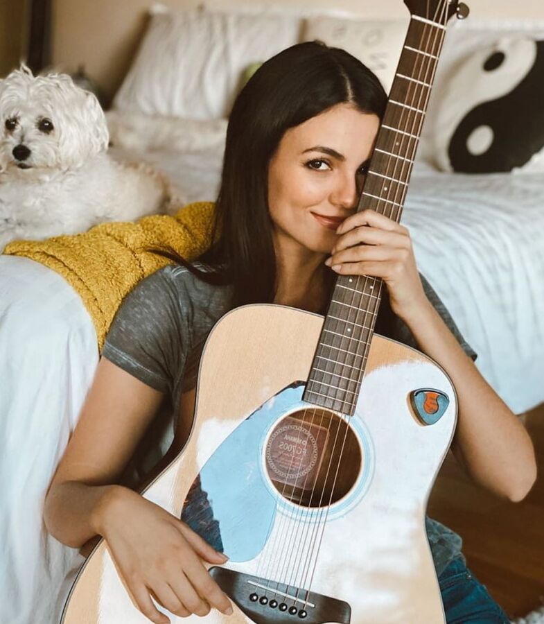 victoria justice social media