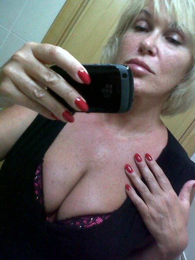 Russian Milf Sluts. Russische Milf Schlampen