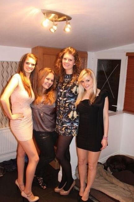 Sexy MILFs and GILFs wearing Tights