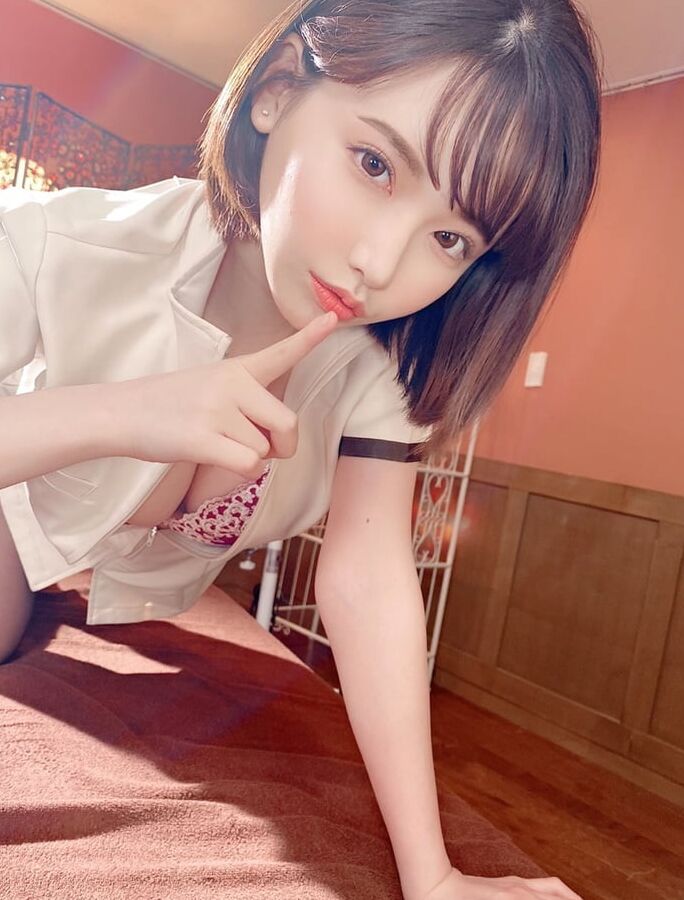 Eimi die kleine asia Fickpuppe