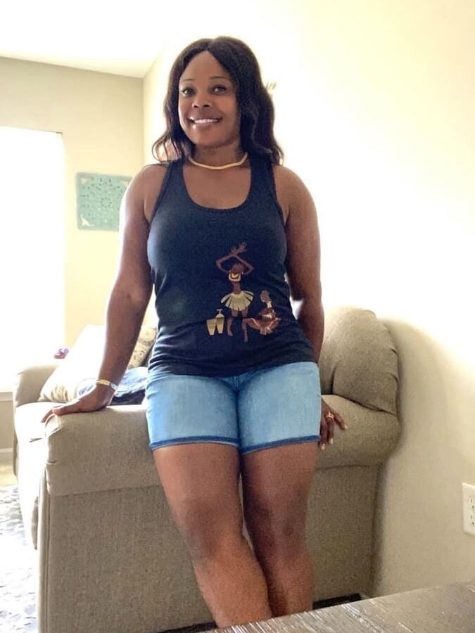 Sexy Ebony Mature milf