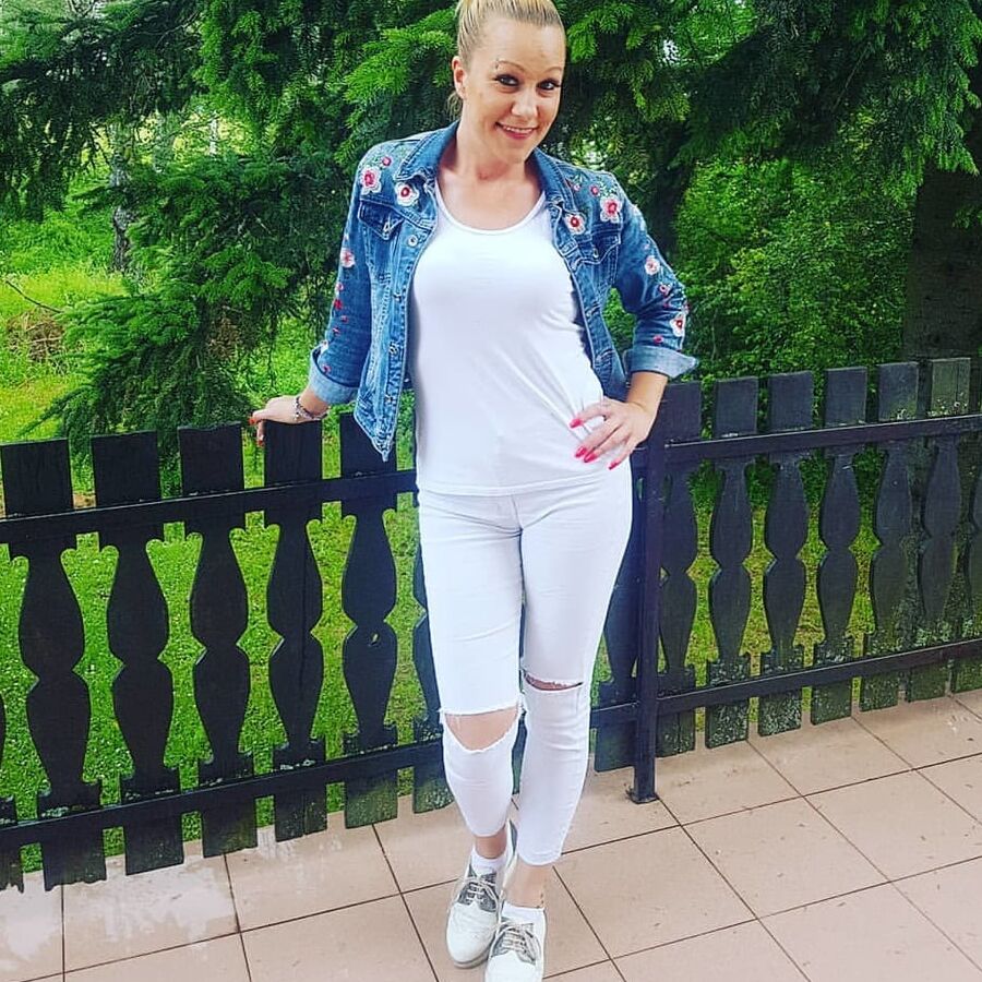 Serbian blonde skinny milf mom beautiful ass Goca Vujetic
