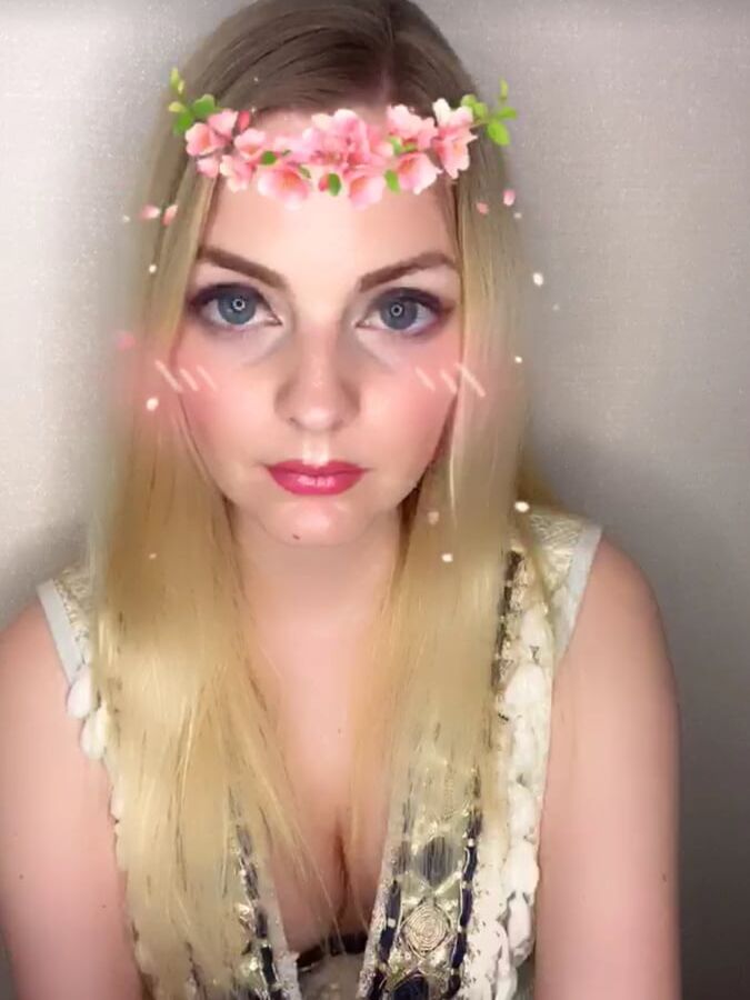 Hotties on LiveMe