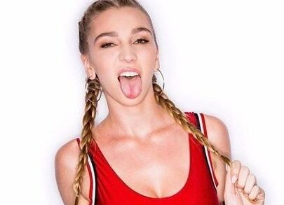 Famous Coed - Kendra Sunderland