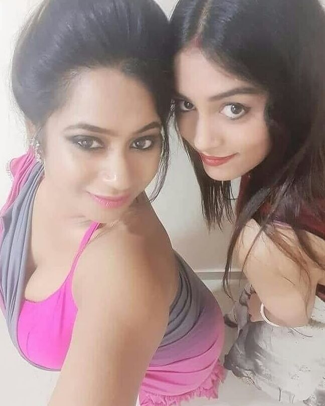 Navelhotgirl_