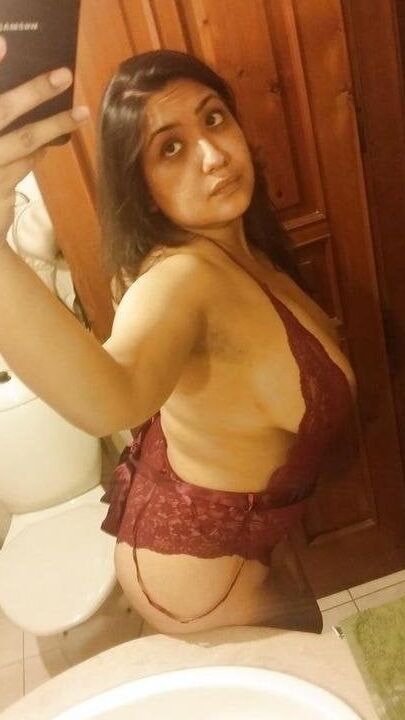 Naughty nri bhabhi
