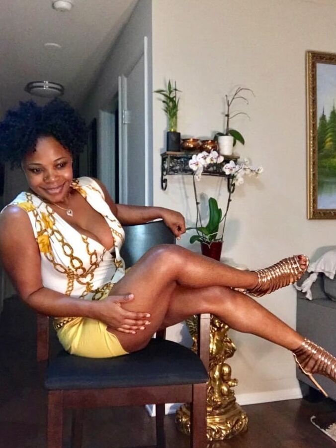 Sexy Ebony Mature milf