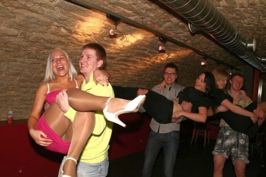 PANTYHOSE AMATEURS
